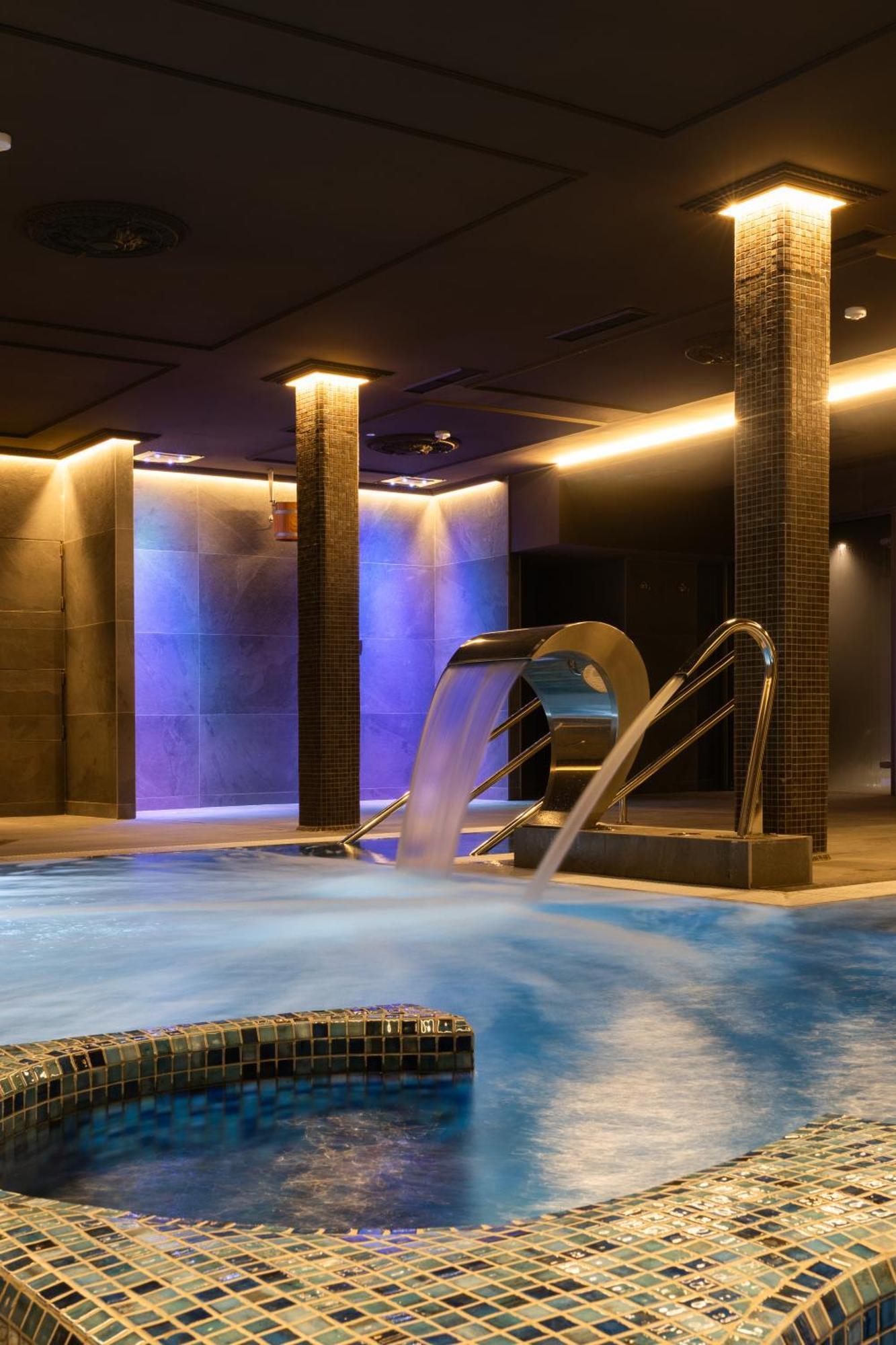 Hotel Luze Boutique Сан-Себастьян Екстер'єр фото